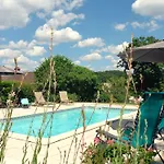 Bed & Breakfast Au Pays De Jacquou D'hotes Et Table D'hotes En Dordogne Fossemagne