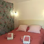 Au Pays De Jacquou D'hotes Et Table D'hotes En Dordogne