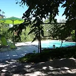 Au Pays De Jacquou D'hotes Et Table D'hotes En Dordogne Bed and Breakfast