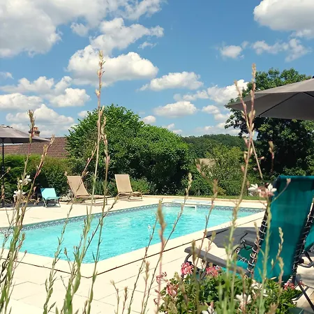 Bed & Breakfast Au Pays De Jacquou : D'hotes Et Table D'hotes Fossemagne