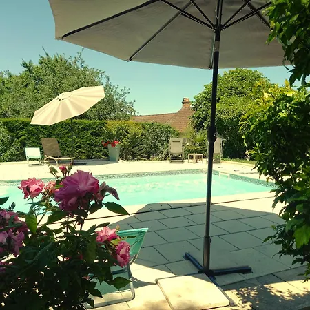 Bed and breakfast Au Pays De Jacquou : D'hotes Et Table D'hotes 3*
