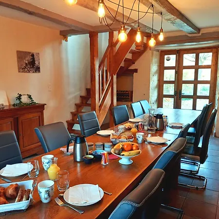 Au Pays De Jacquou : D'hotes Et Table D'hotes Bed and breakfast Fossemagne