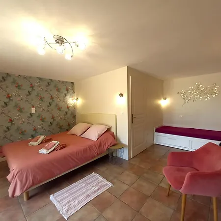 Au Pays De Jacquou : D'hotes Et Table D'hotes 3* Fossemagne