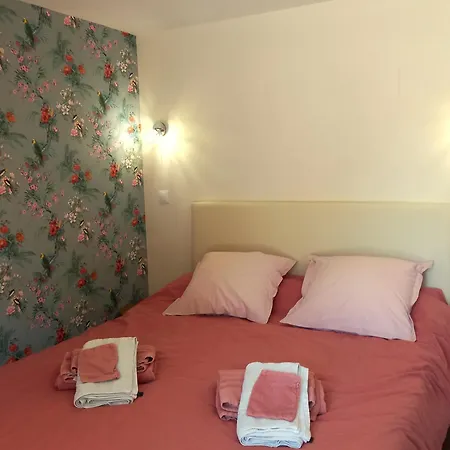 Au Pays De Jacquou : D'hotes Et Table D'hotes