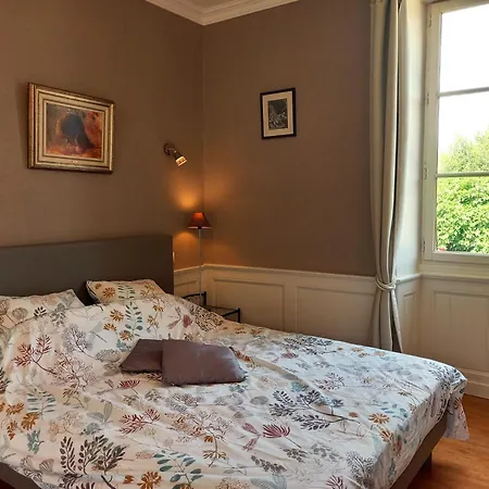 Au Pays De Jacquou : D'hotes Et Table D'hotes Frühstückspension