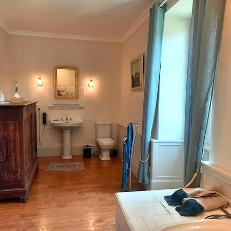 Couette-café Au Pays De Jacquou D'hôtes Et Table D'hôtes En Dordogne