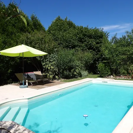 Bed & Breakfast Au Pays De Jacquou D'hotes Et Table D'hotes En Dordogne 3*