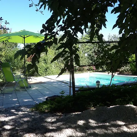 Au Pays De Jacquou D'hotes Et Table D'hotes En Dordogne Bed & Breakfast