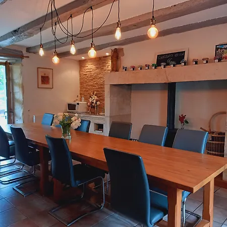 Bed & Breakfast Au Pays De Jacquou D'hotes Et Table D'hotes En Dordogne