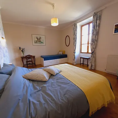 Bed & Breakfast Au Pays De Jacquou D'hotes Et Table D'hotes En Dordogne 3*